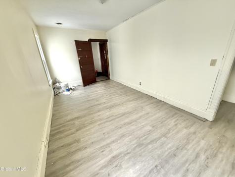 29 Mcclellan Street Schenectady NY 12304