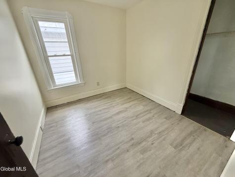 29 Mcclellan Street Schenectady NY 12304