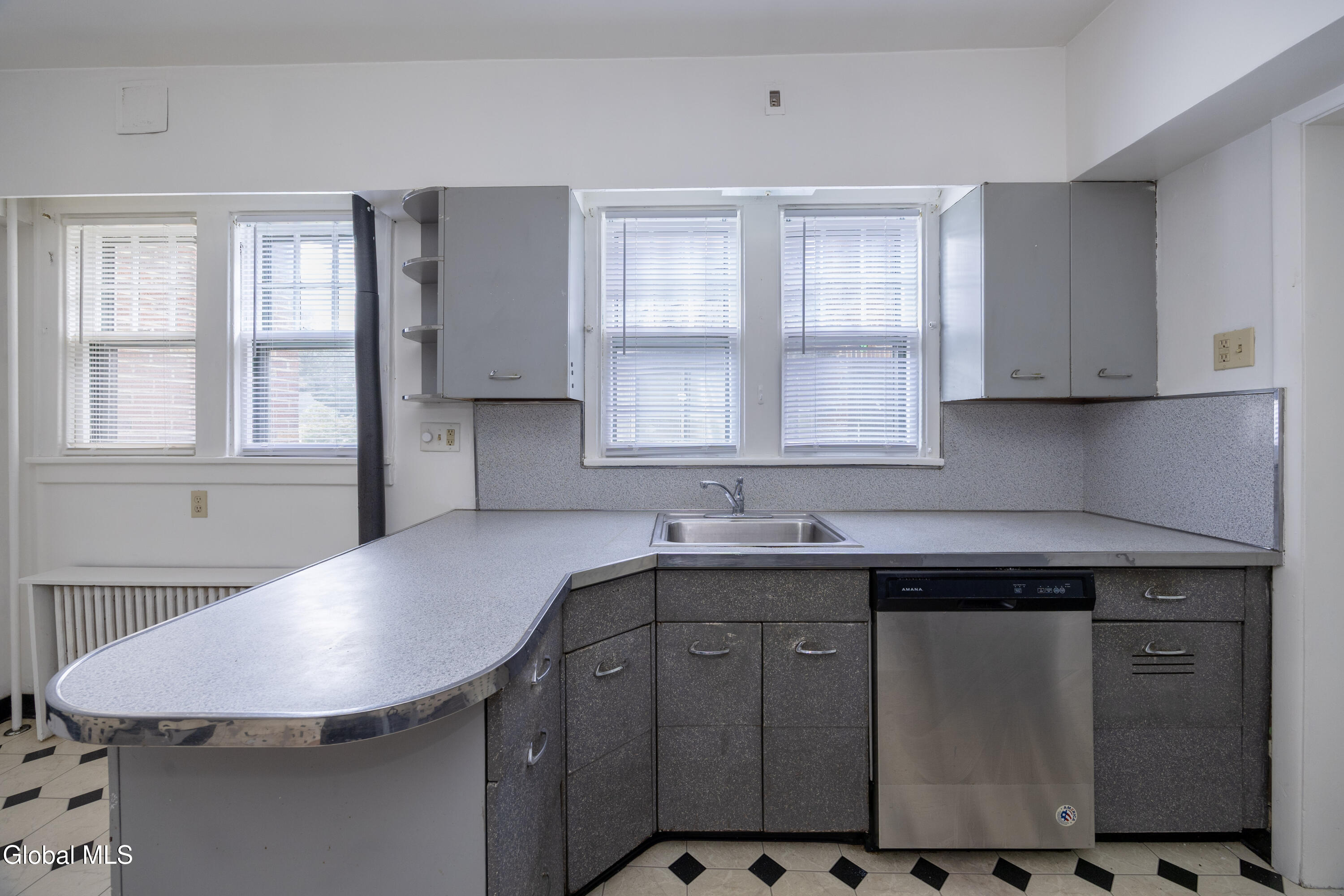 4 View Avenue Albany NY 12209
