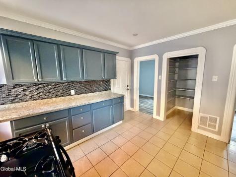 517 Summit Avenue Schenectady NY 12307