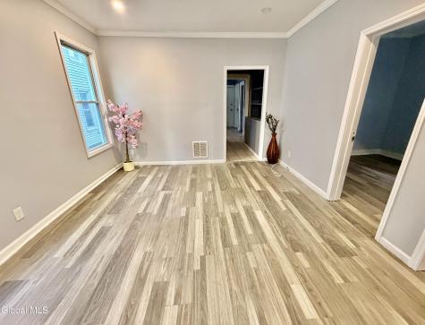 517 Summit Avenue Schenectady NY 12307