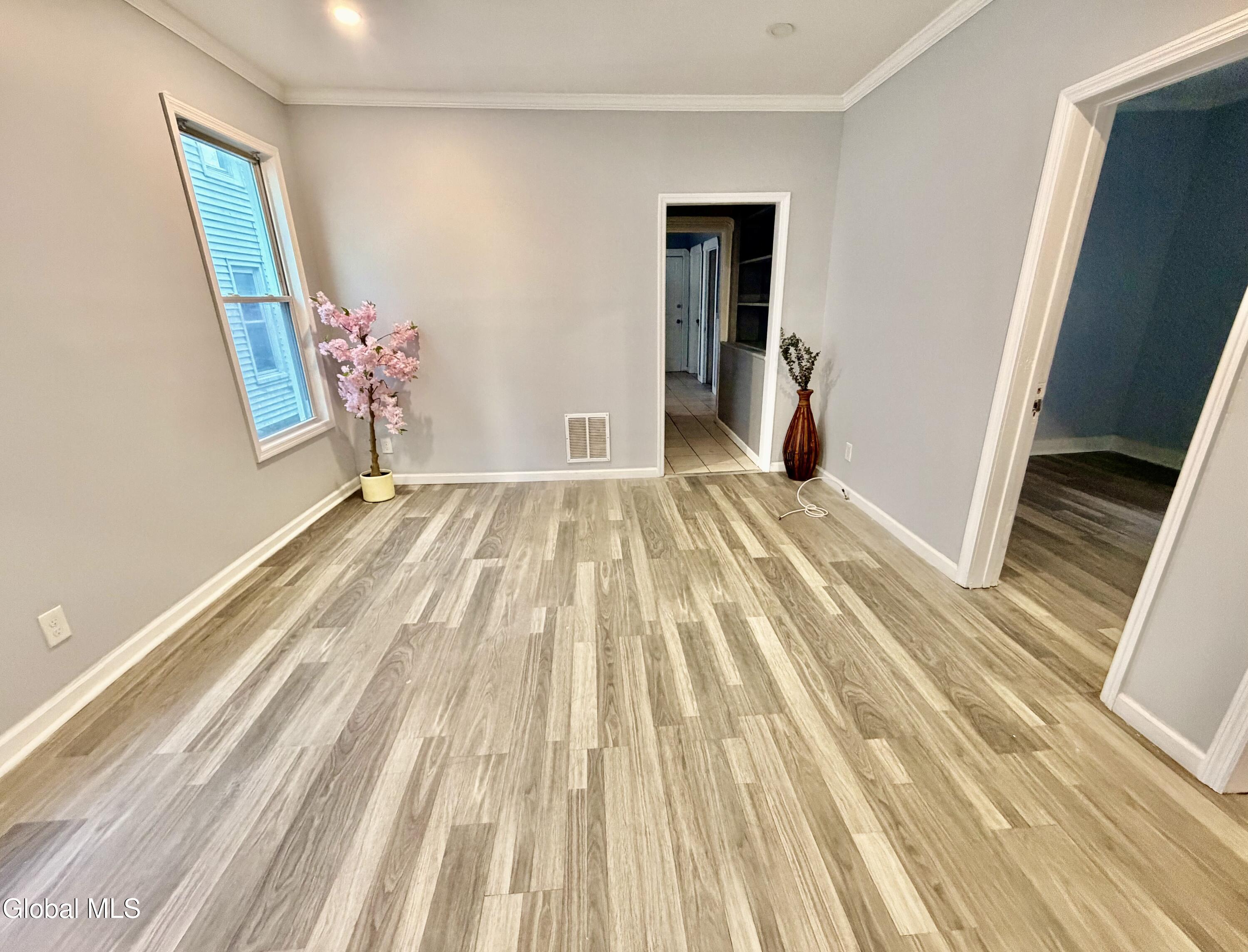 517 Summit Avenue Schenectady NY 12307