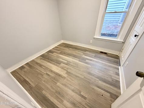 517 Summit Avenue Schenectady NY 12307