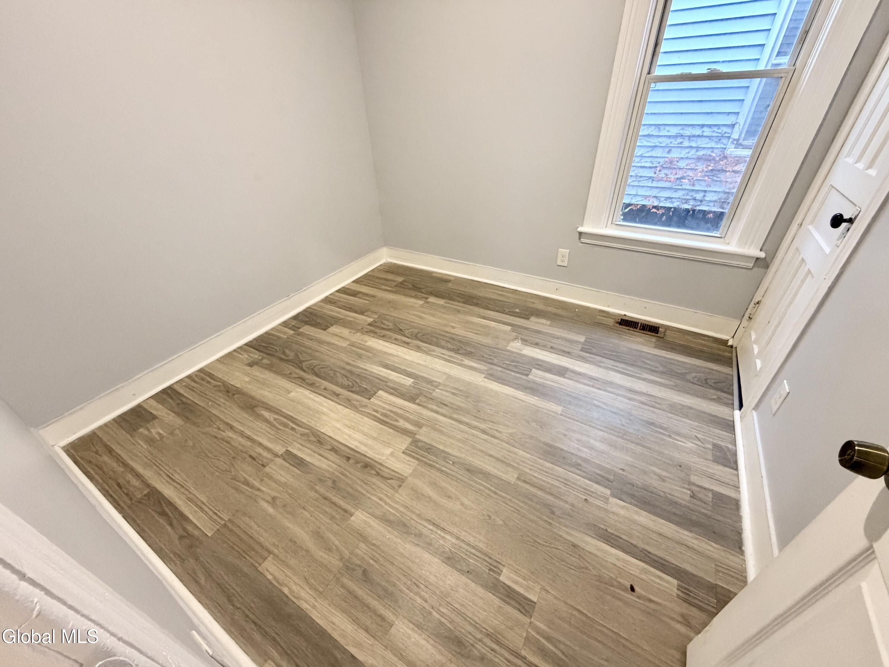 517 Summit Avenue Schenectady NY 12307