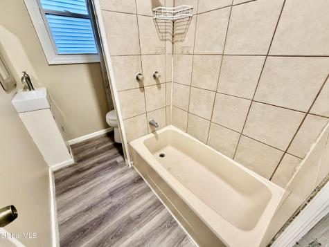 517 Summit Avenue Schenectady NY 12307