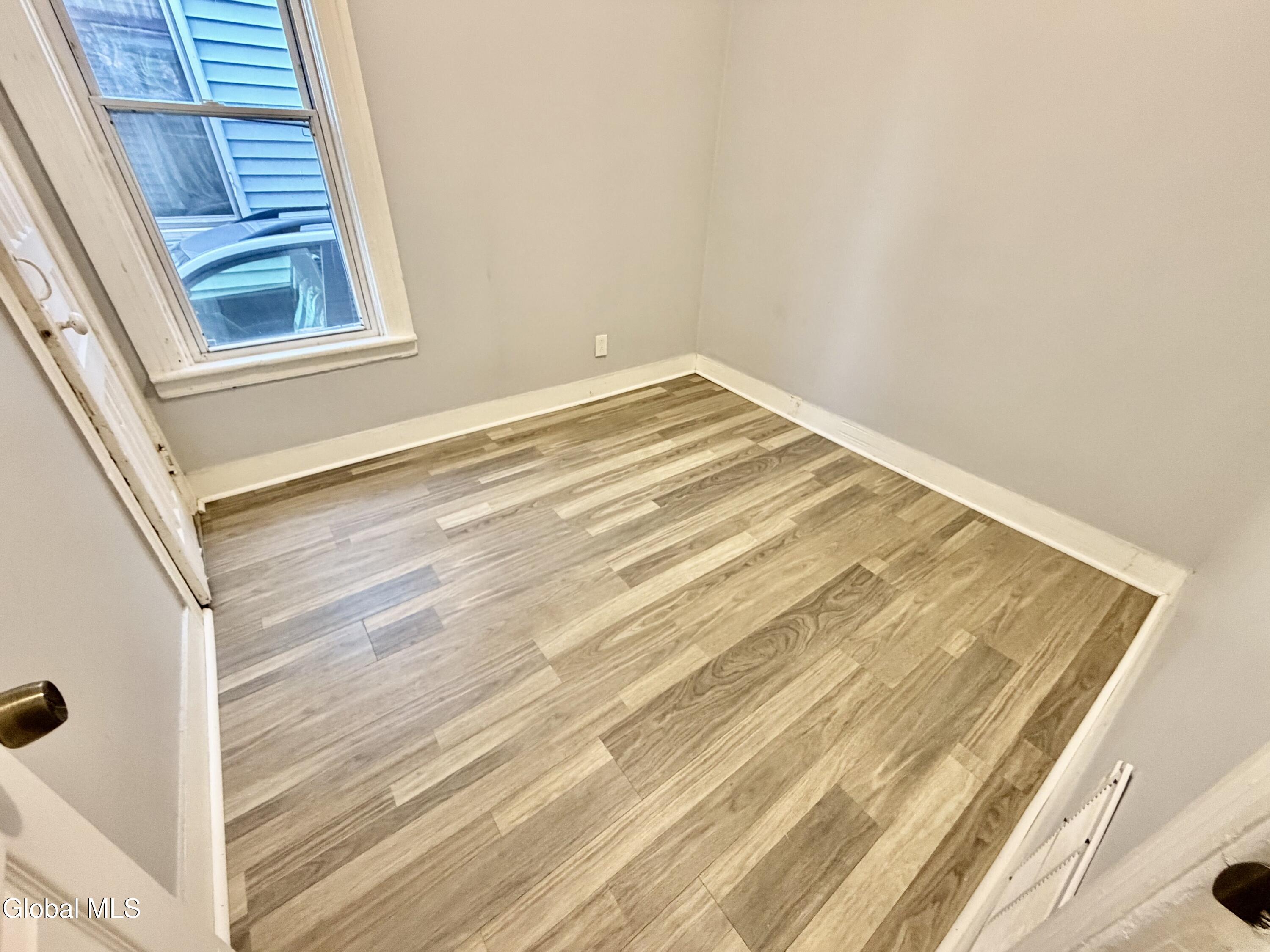 517 Summit Avenue Schenectady NY 12307