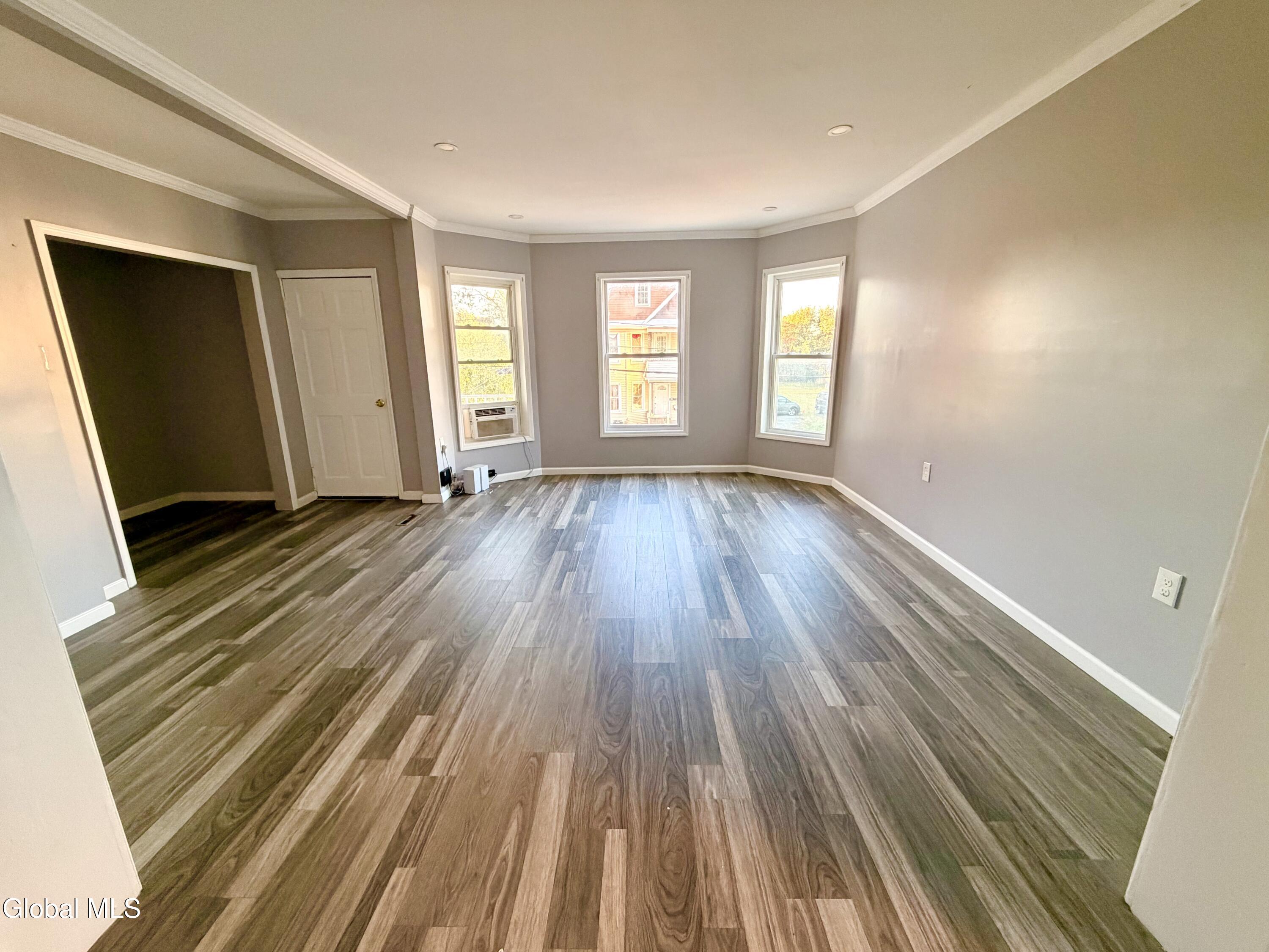 517 Summit Avenue Schenectady NY 12307