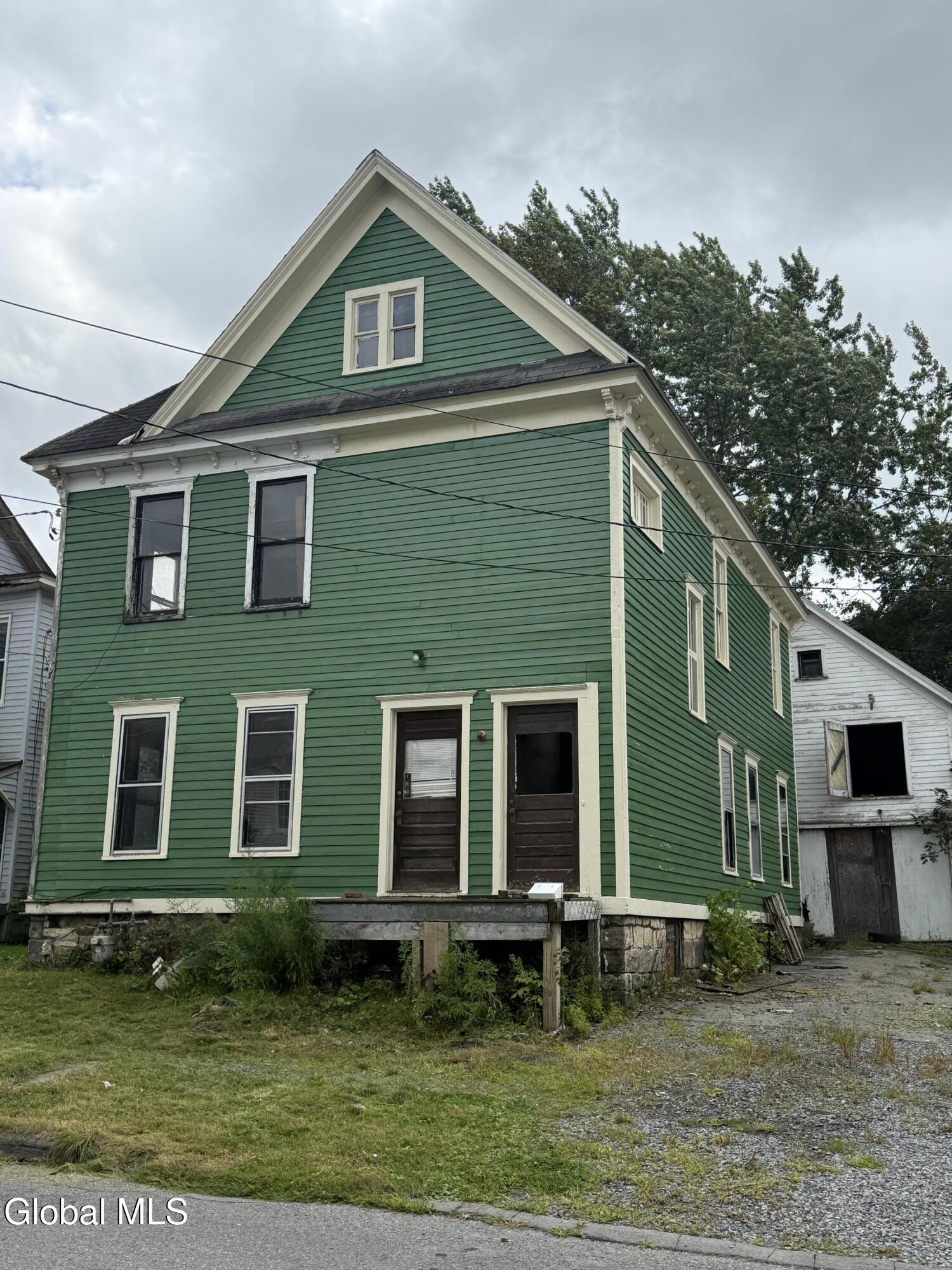 2 Gilbert Street Johnstown NY 12095