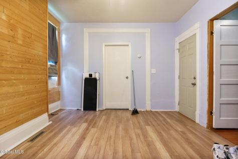 86 6th Avenue Troy NY 12180