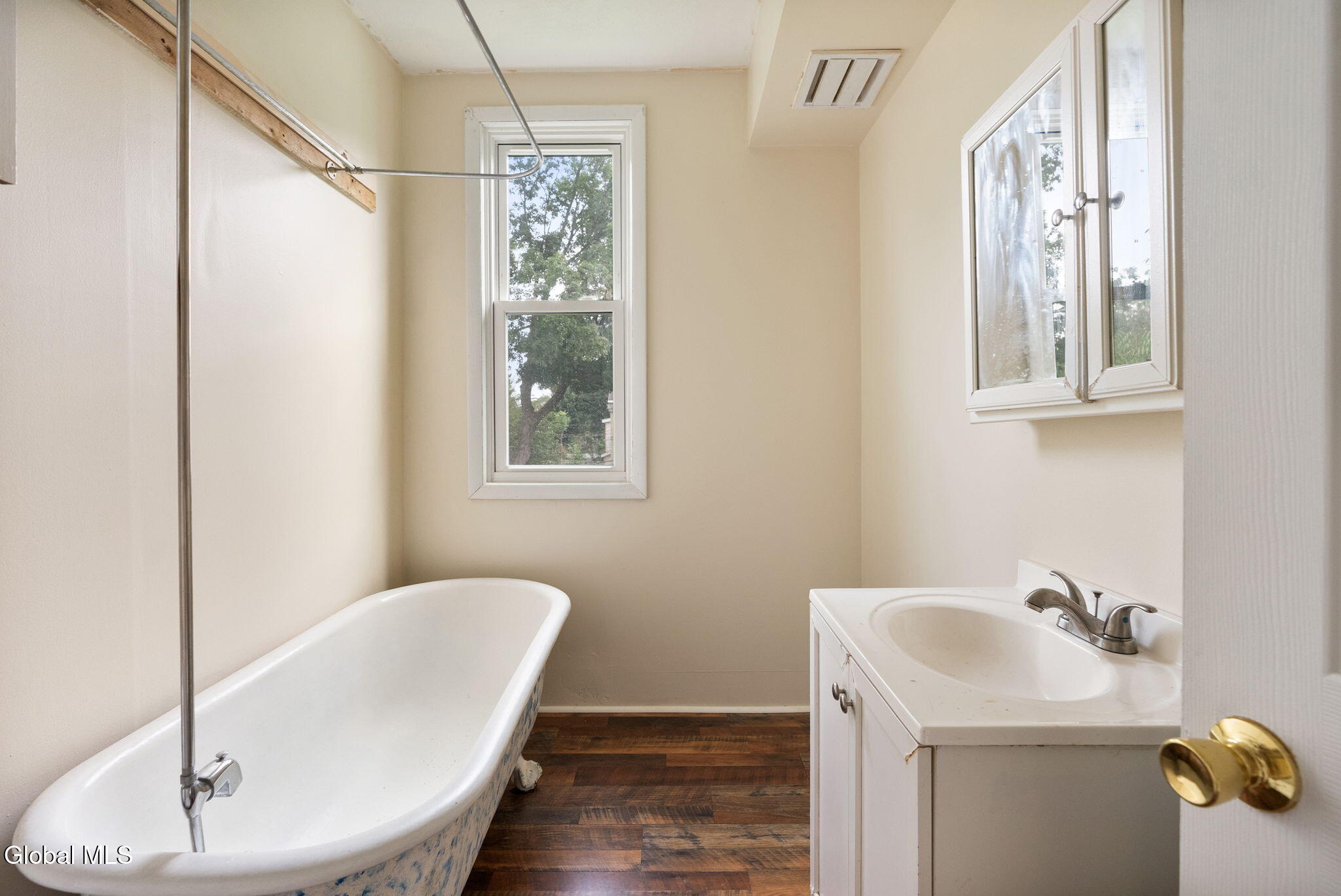 86 6th Avenue Troy NY 12180