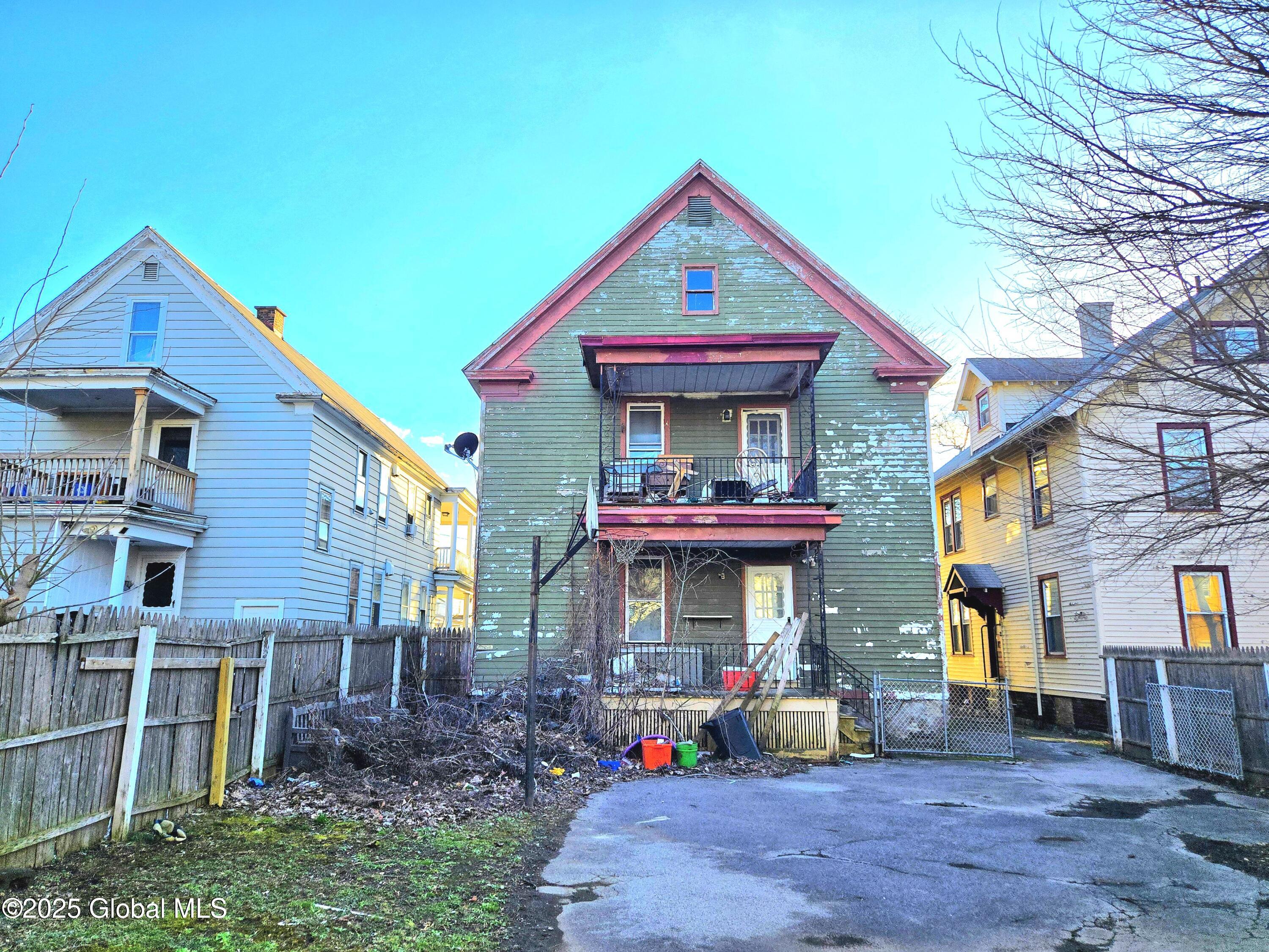 15 Kenyon Court Utica NY 13501