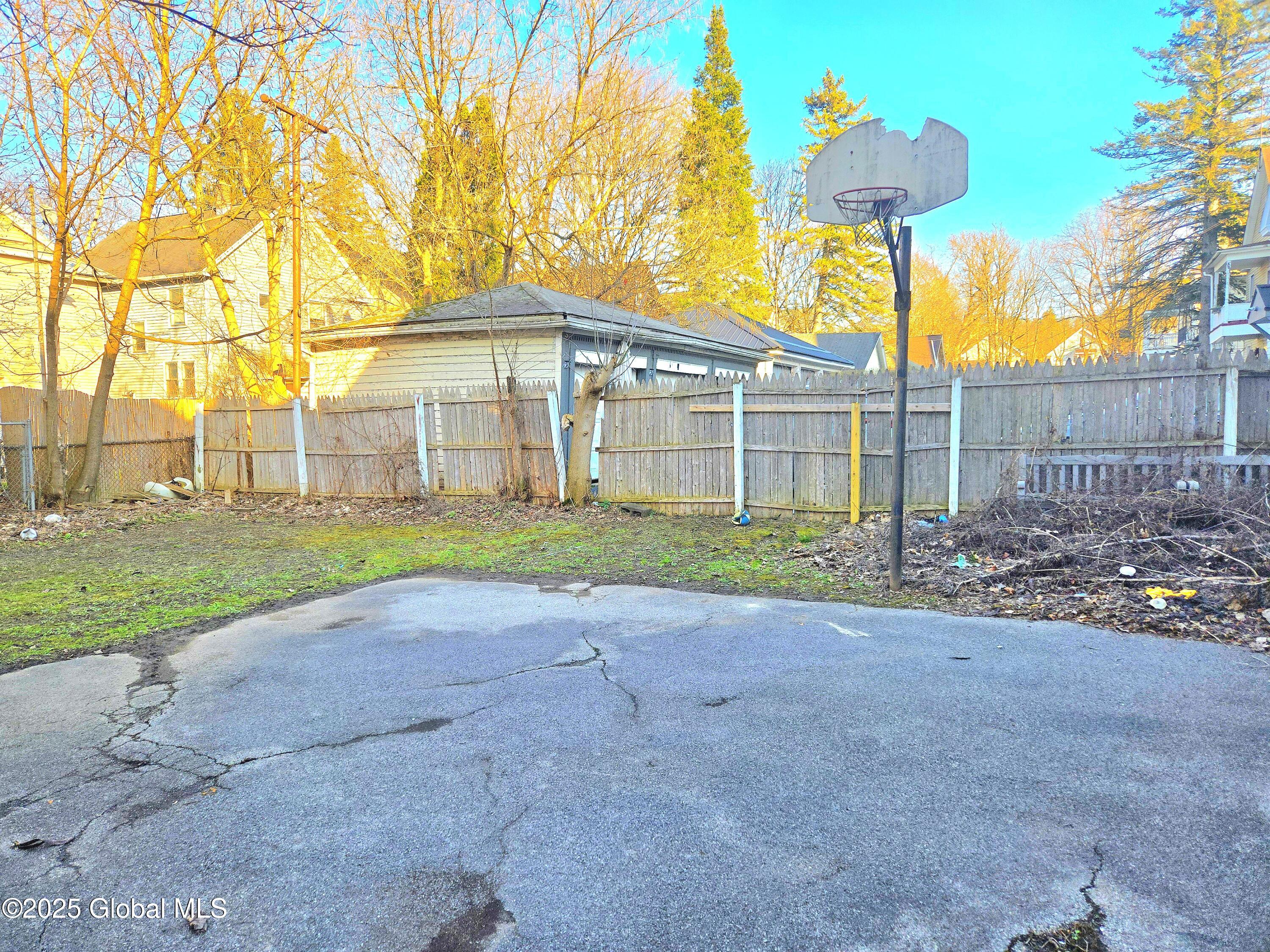 15 Kenyon Court Utica NY 13501