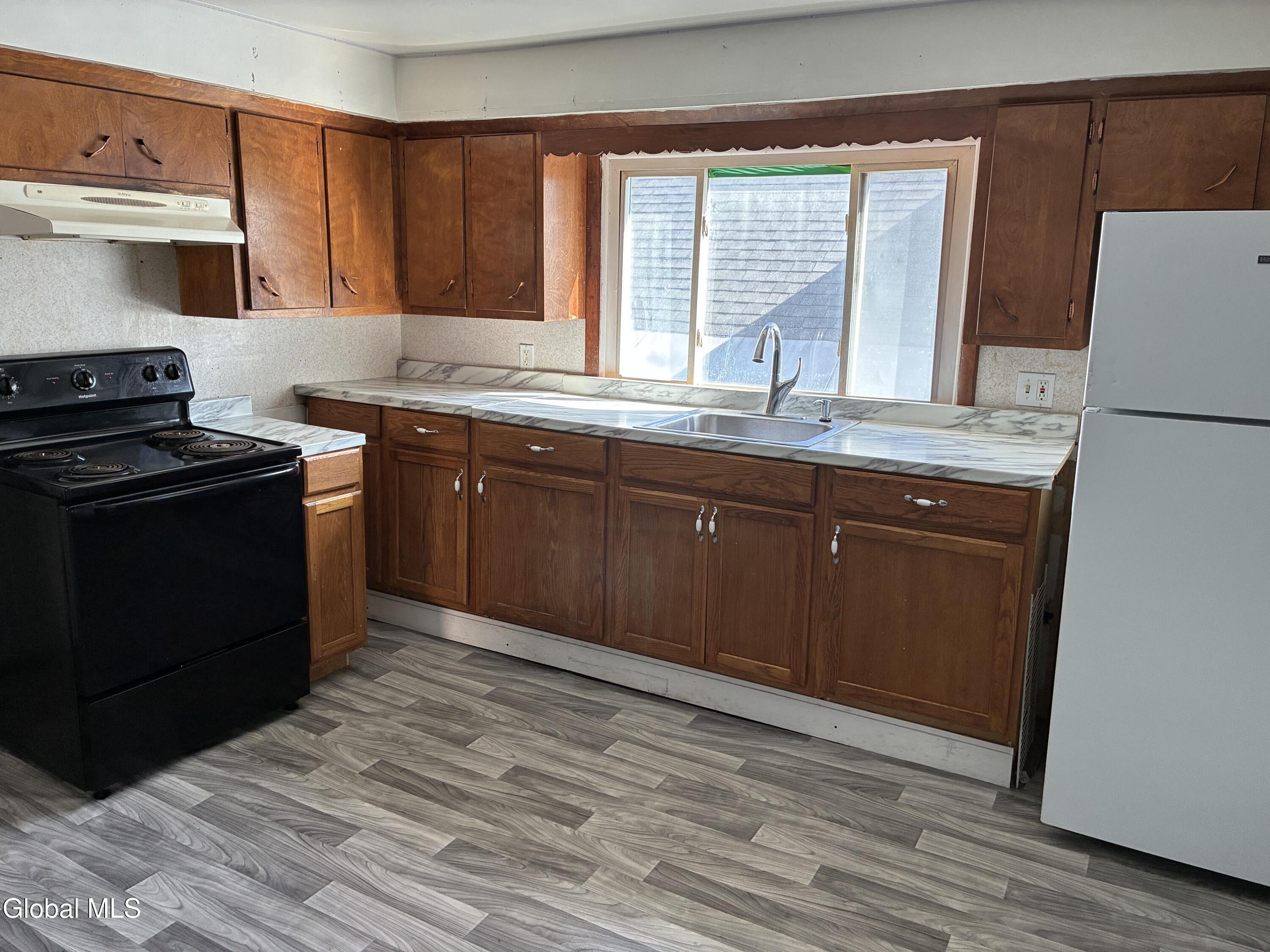 1340 4th Avenue Schenectady NY 12303