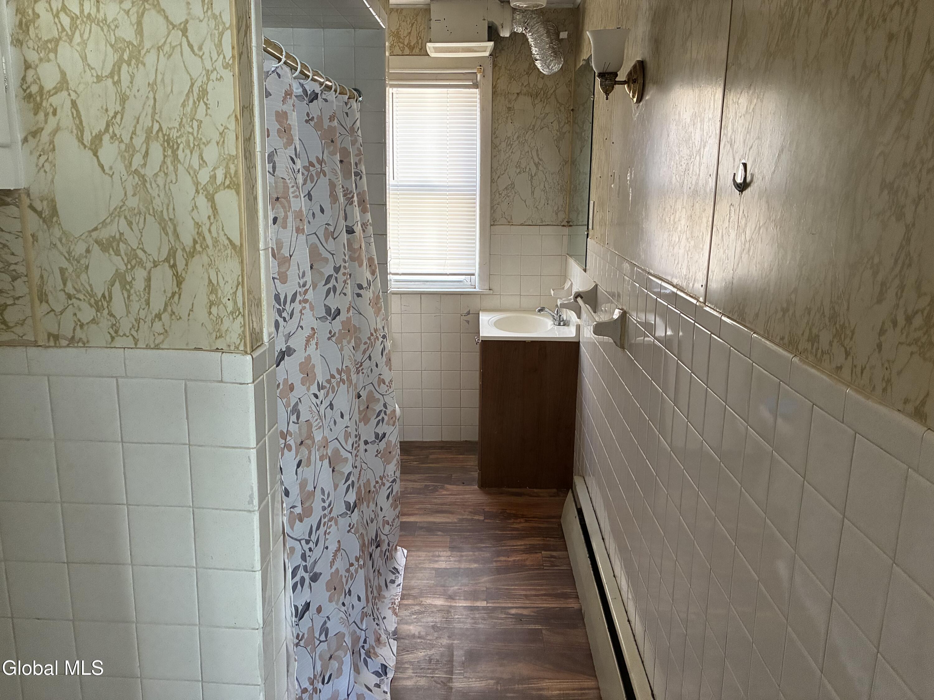 1340 4th Avenue Schenectady NY 12303