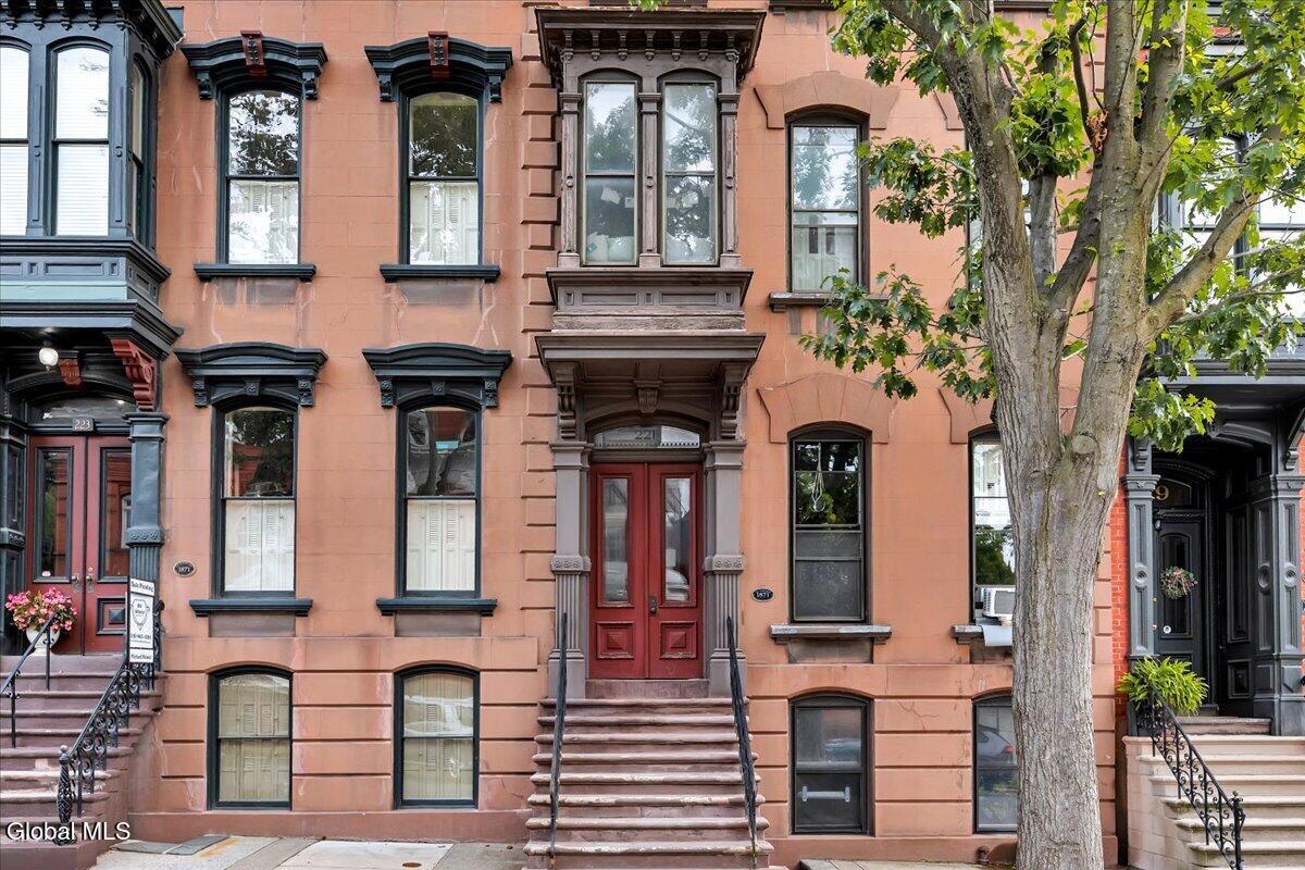 221 Lancaster Street Albany NY 12210