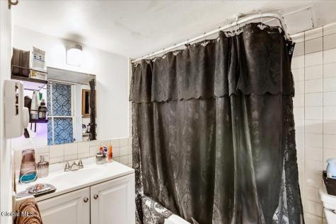 221 Lancaster Street Albany NY 12210