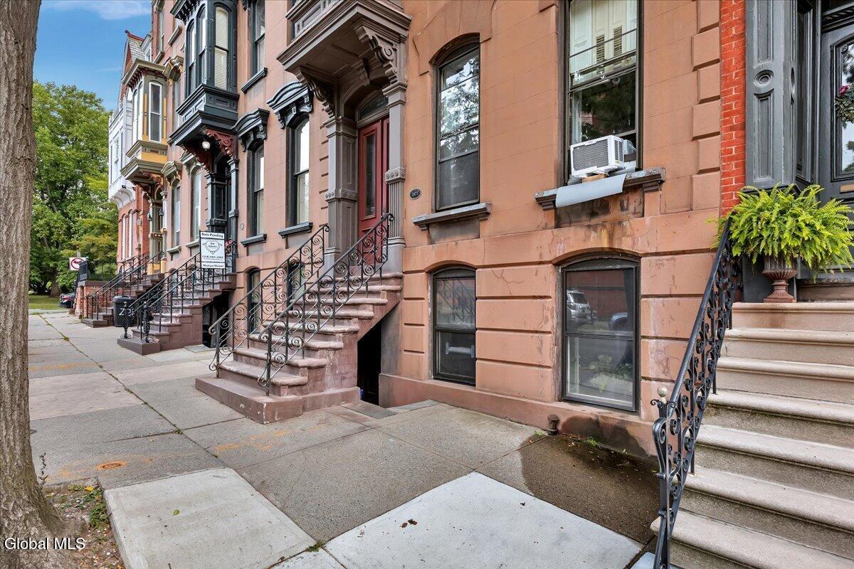 221 Lancaster Street Albany NY 12210