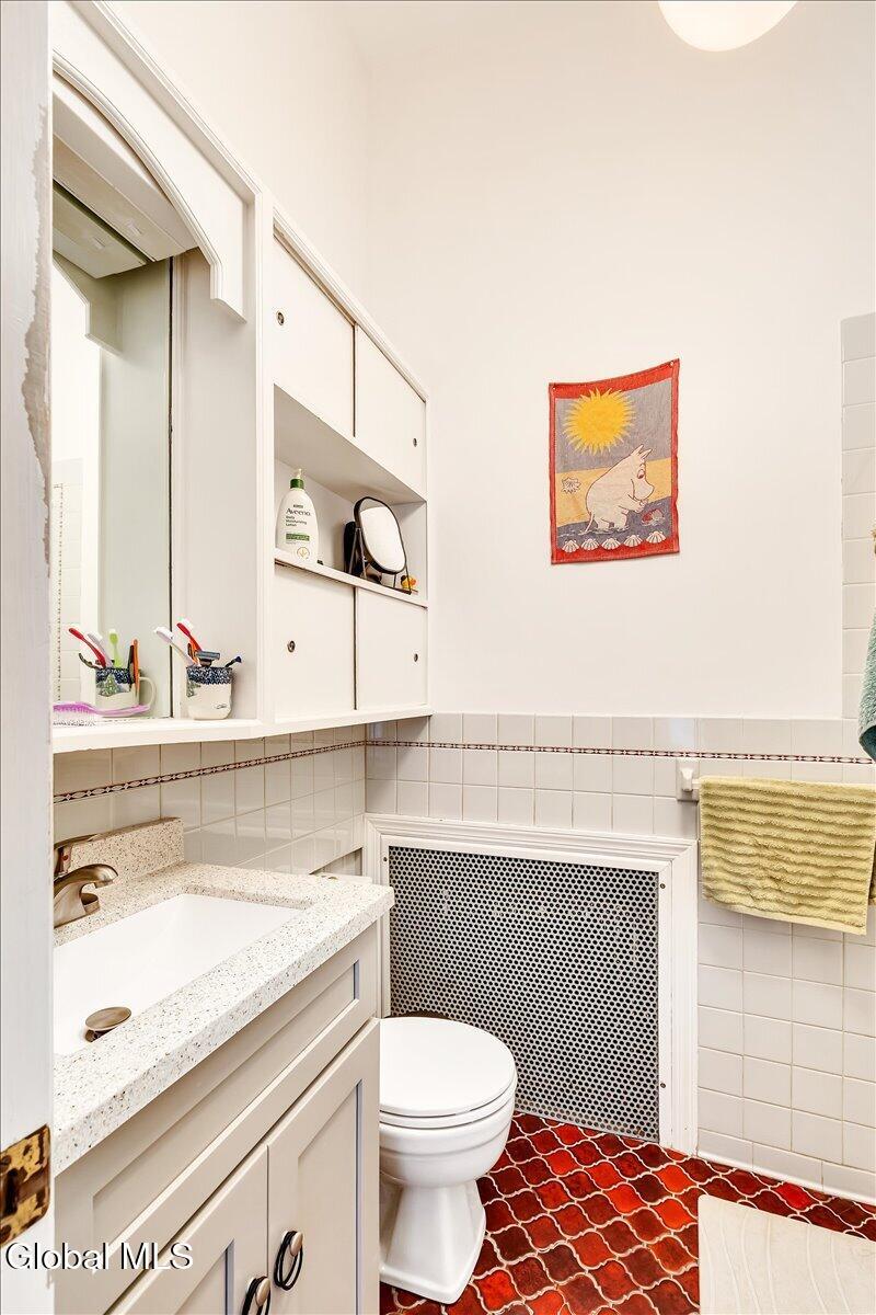 221 Lancaster Street Albany NY 12210