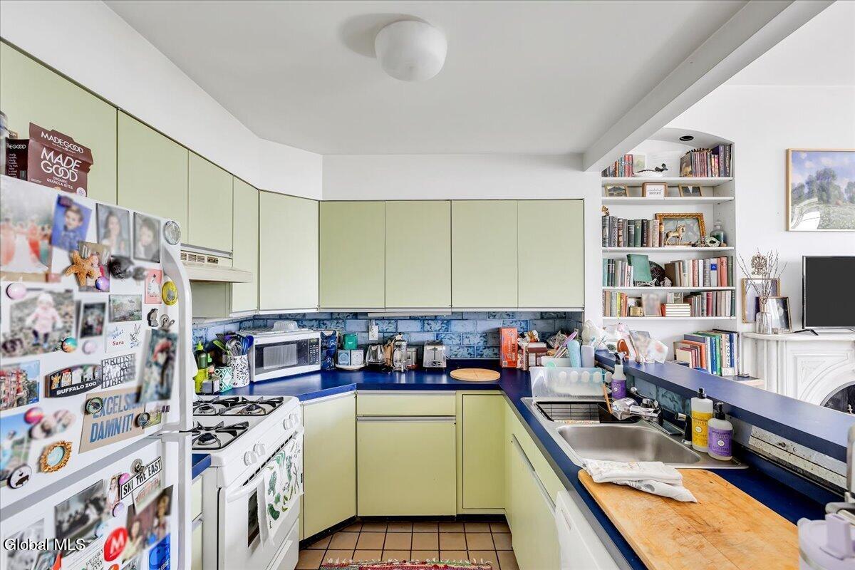 221 Lancaster Street Albany NY 12210