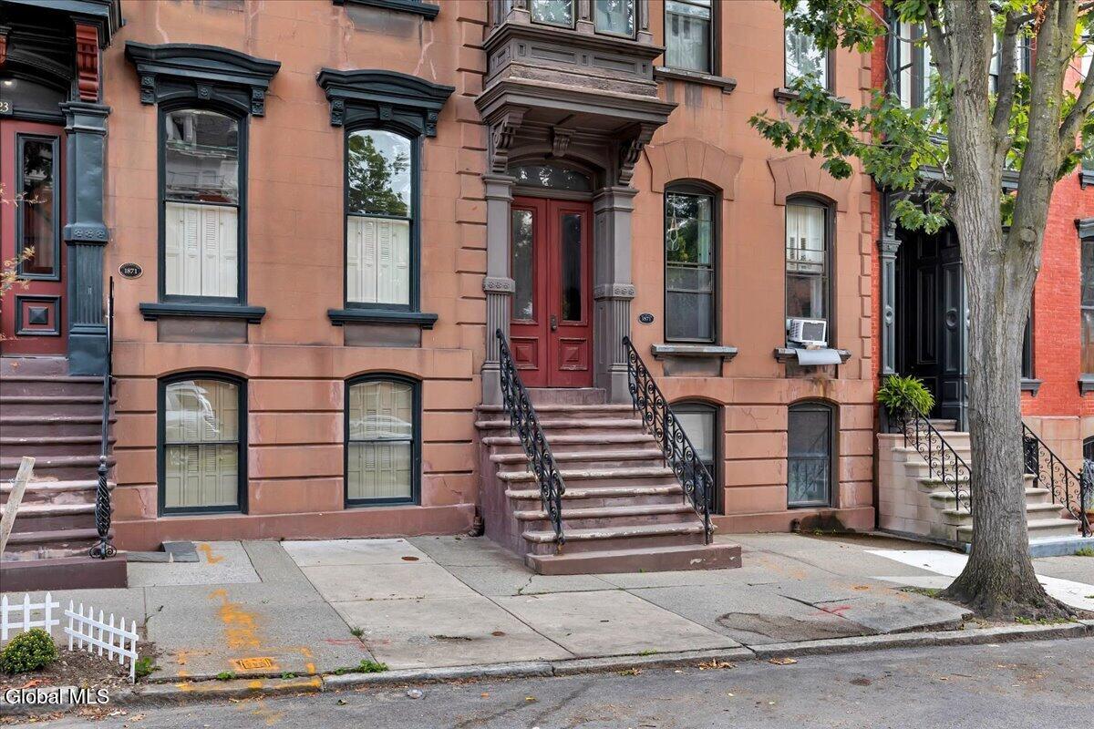 221 Lancaster Street Albany NY 12210