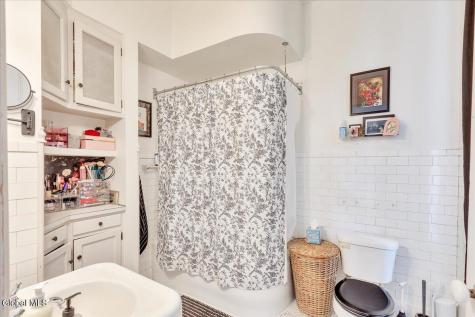 221 Lancaster Street Albany NY 12210