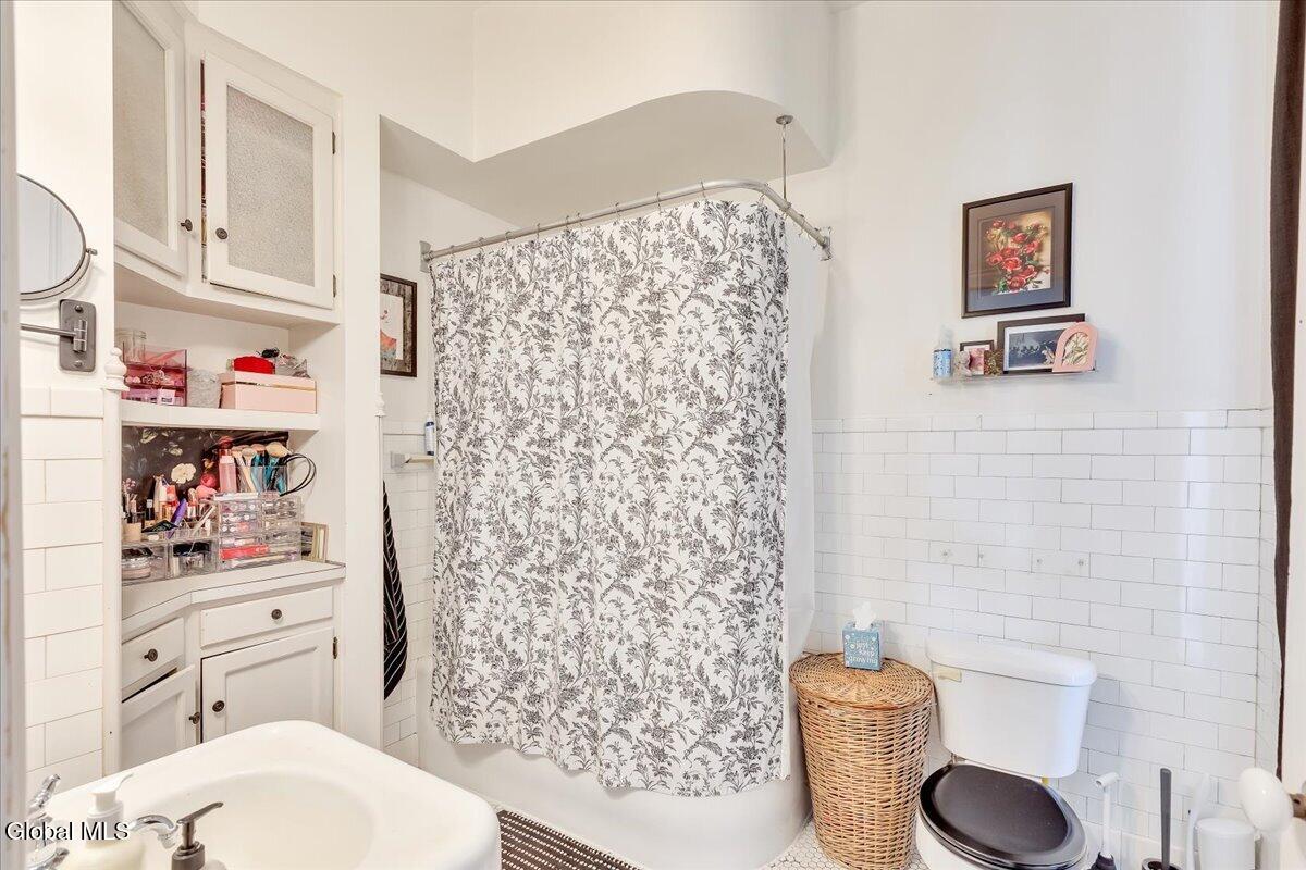 221 Lancaster Street Albany NY 12210