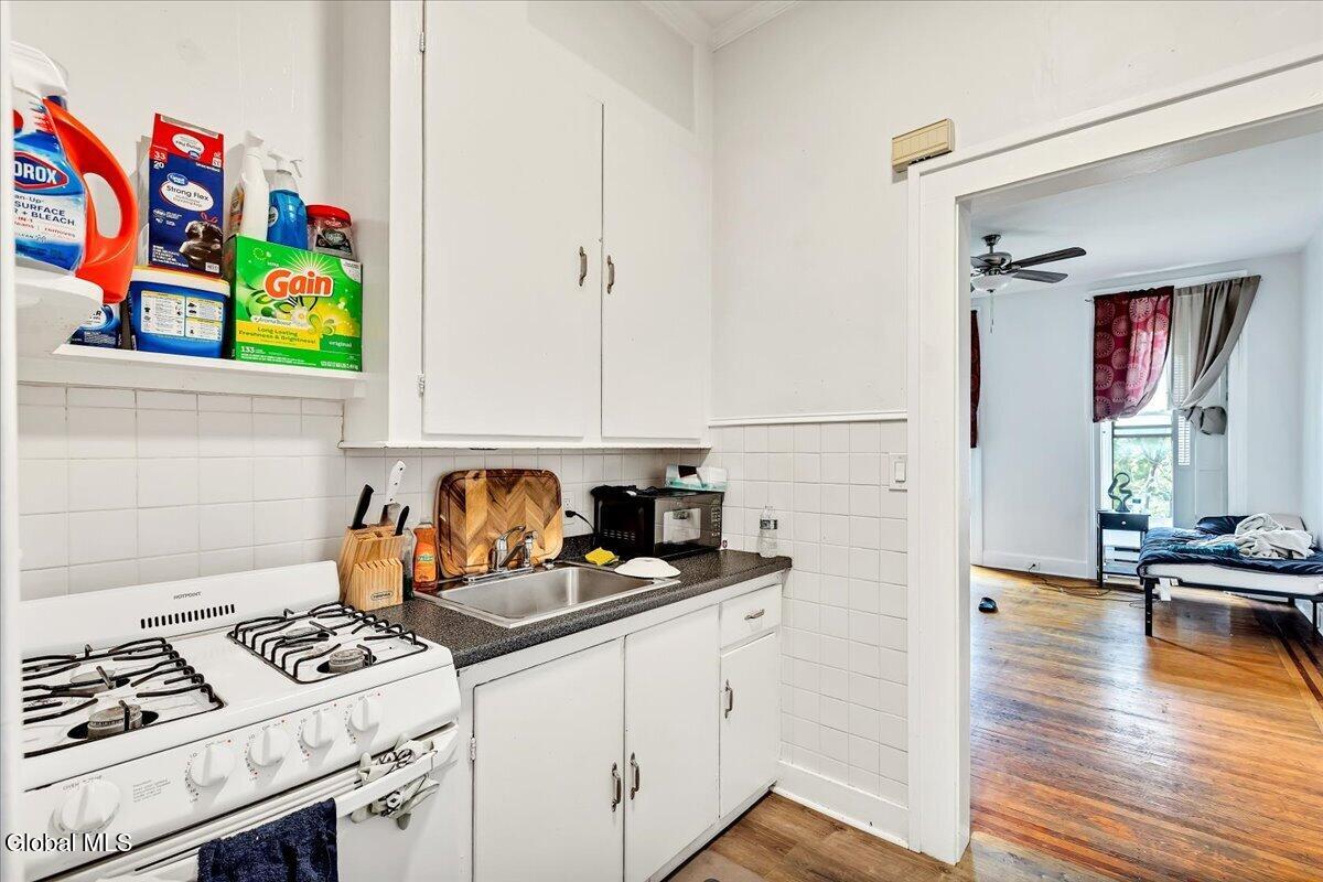 221 Lancaster Street Albany NY 12210