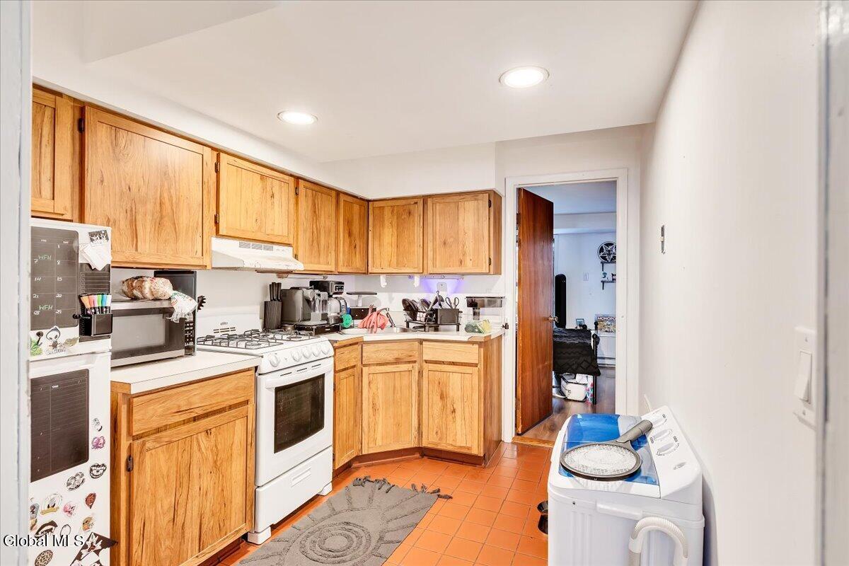 221 Lancaster Street Albany NY 12210