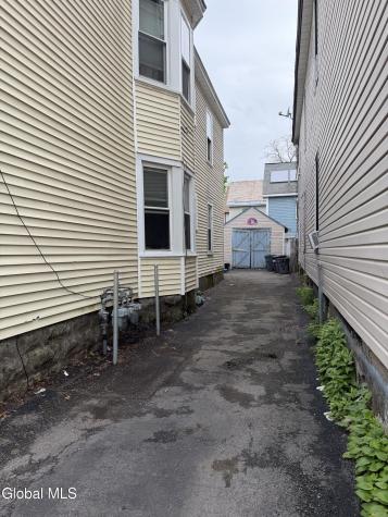 27 Catherine Street Schenectady NY 12307