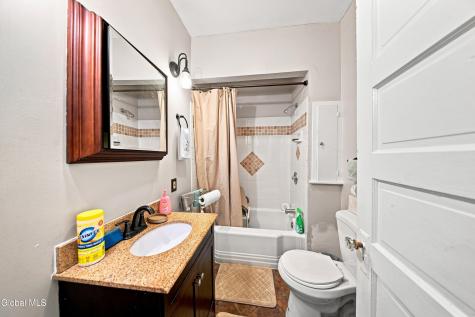 479 8th Avenue Troy NY 12182