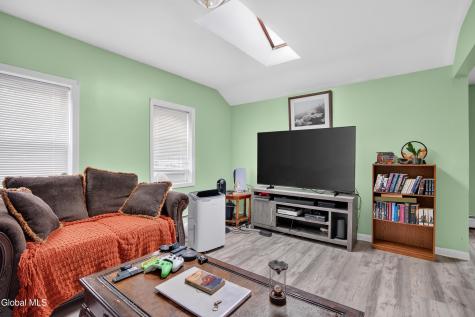 17 Frank Street Schenectady NY 12304