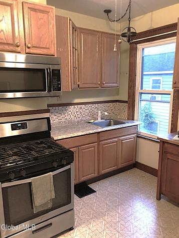 31 Vley Road Scotia NY 12302
