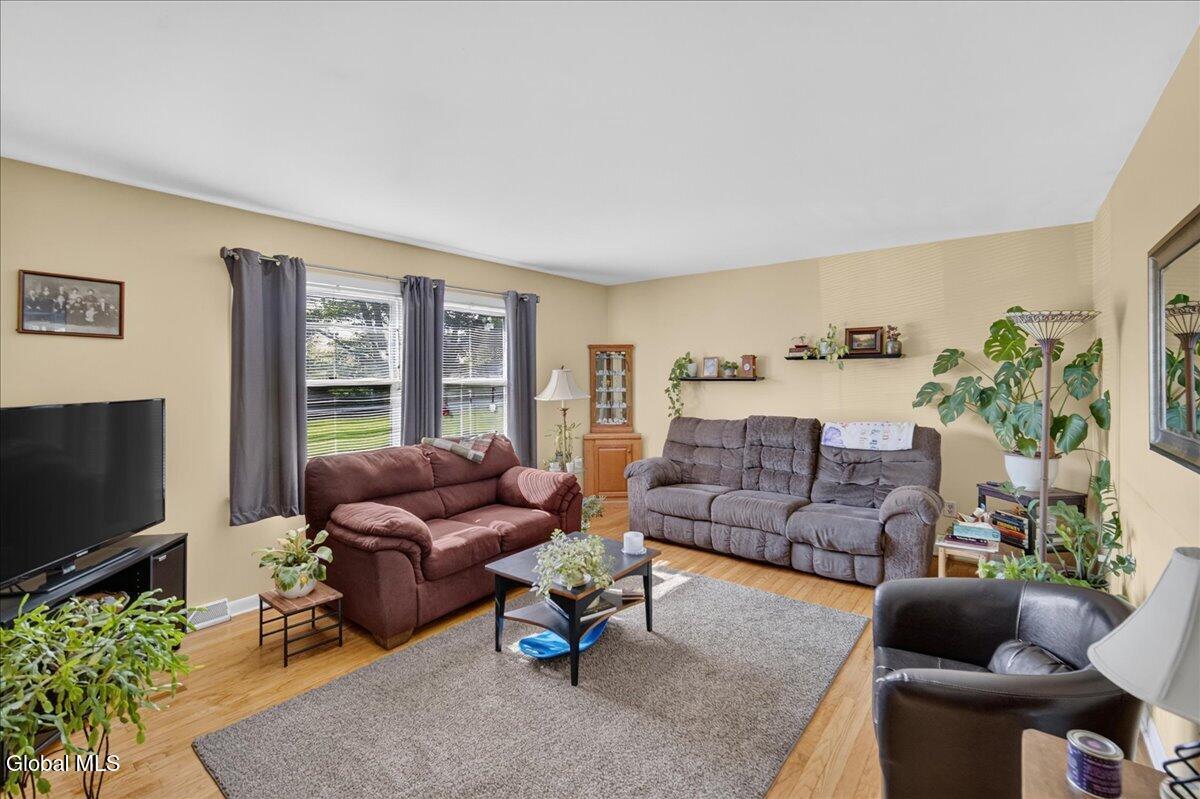 1119-1121 Raymond Road Malta NY 12020