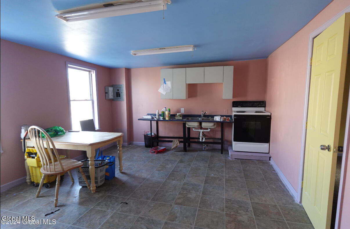 3081 6th Avenue Troy NY 12180