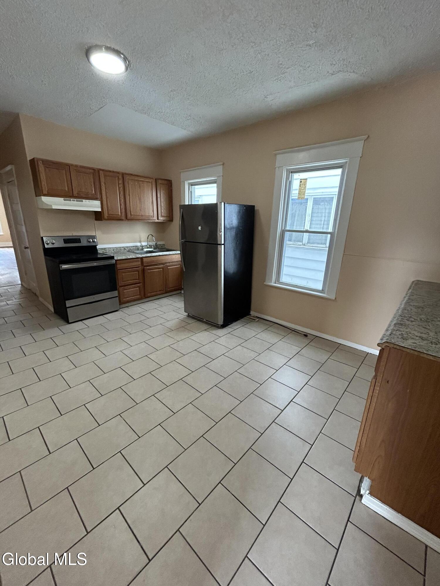 1075 Pleasant Street Schenectady NY 12303