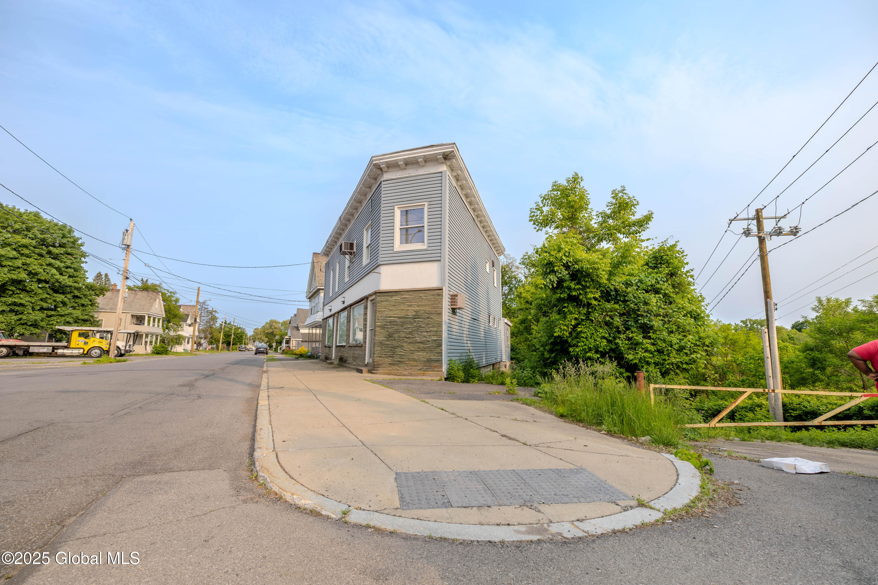 1374 10th Avenue Schenectady NY 12303
