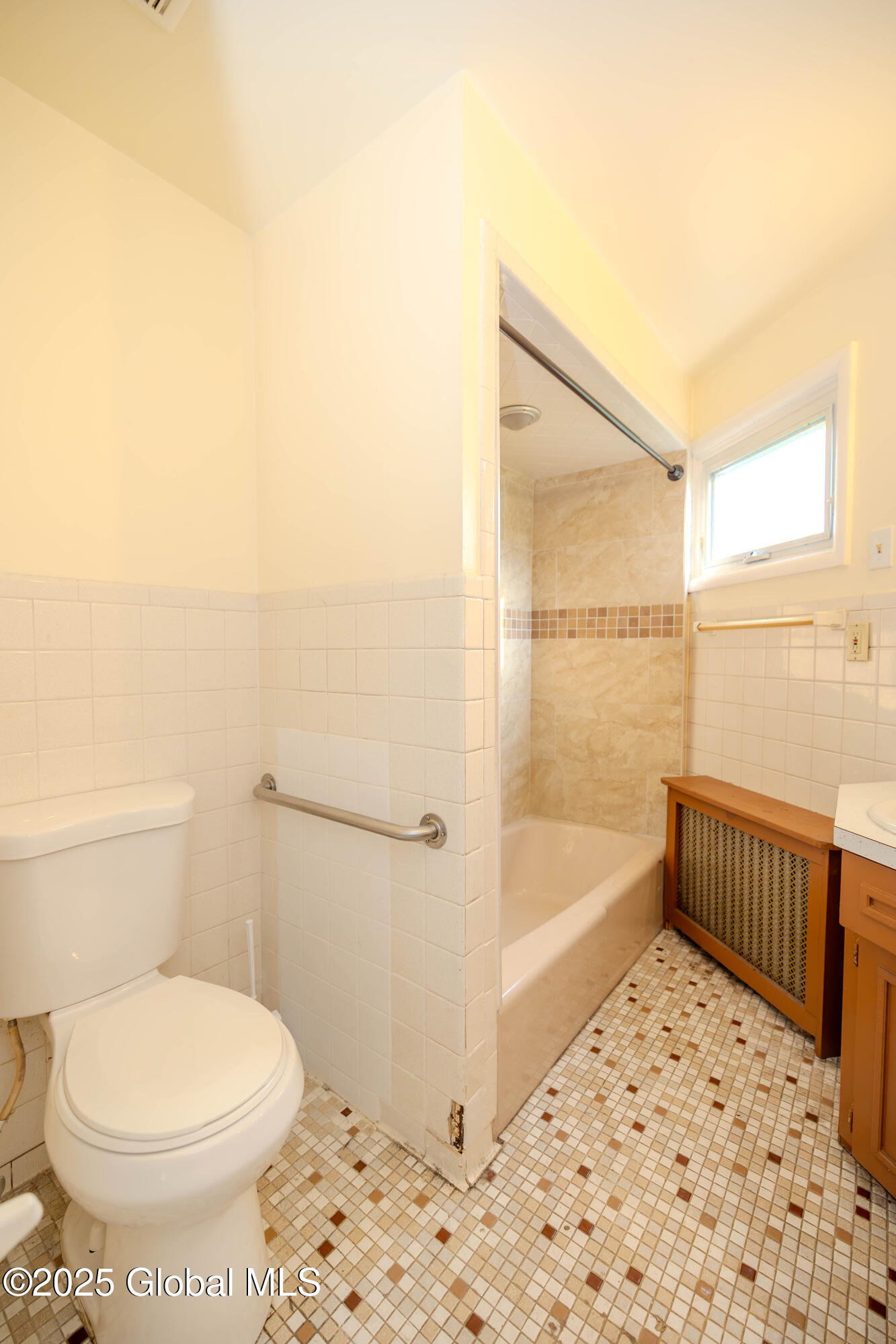 1374 10th Avenue Schenectady NY 12303