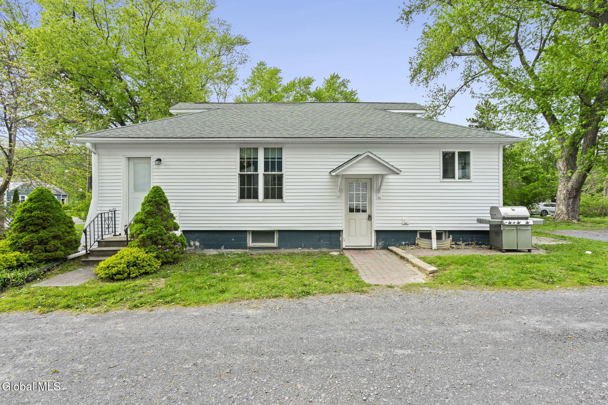294-296 New Salem South Road Voorheesville NY 12186