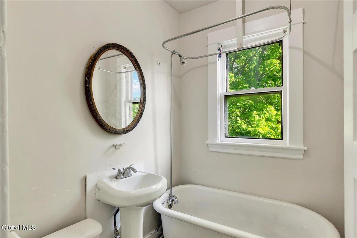 354 Second Avenue Albany NY 12209