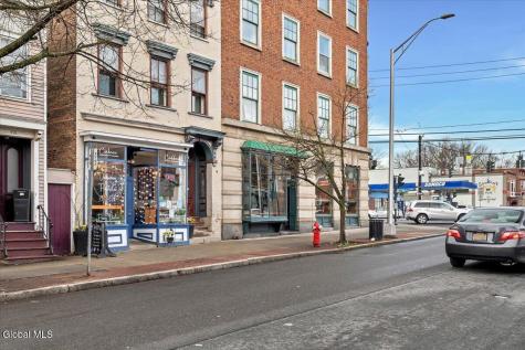 418 Madison Avenue Albany NY 12210
