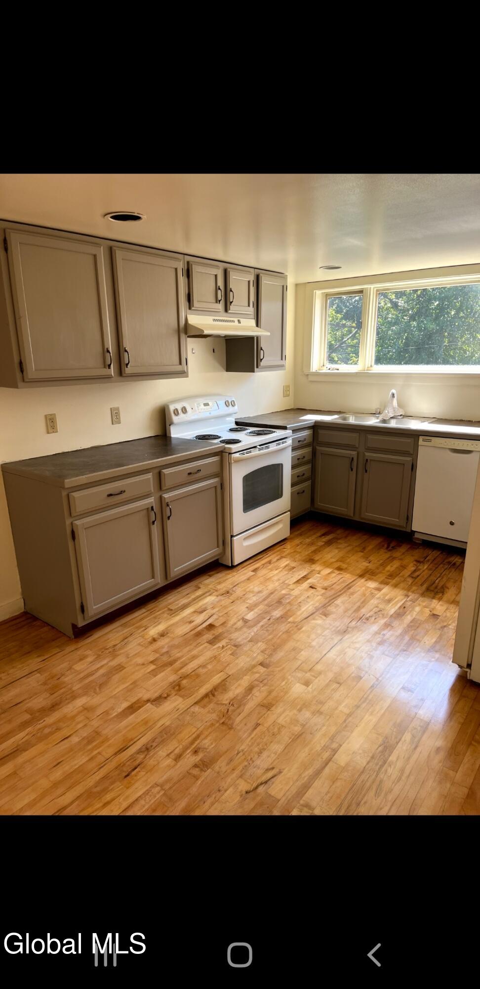 212 Regent Street Saratoga Springs NY 12866