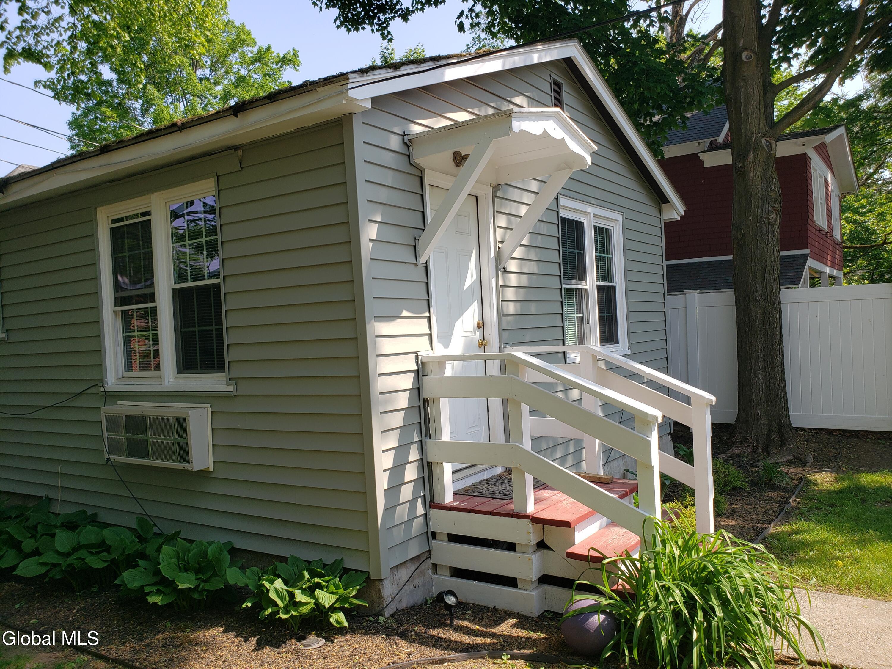 212 Regent Street Saratoga Springs NY 12866