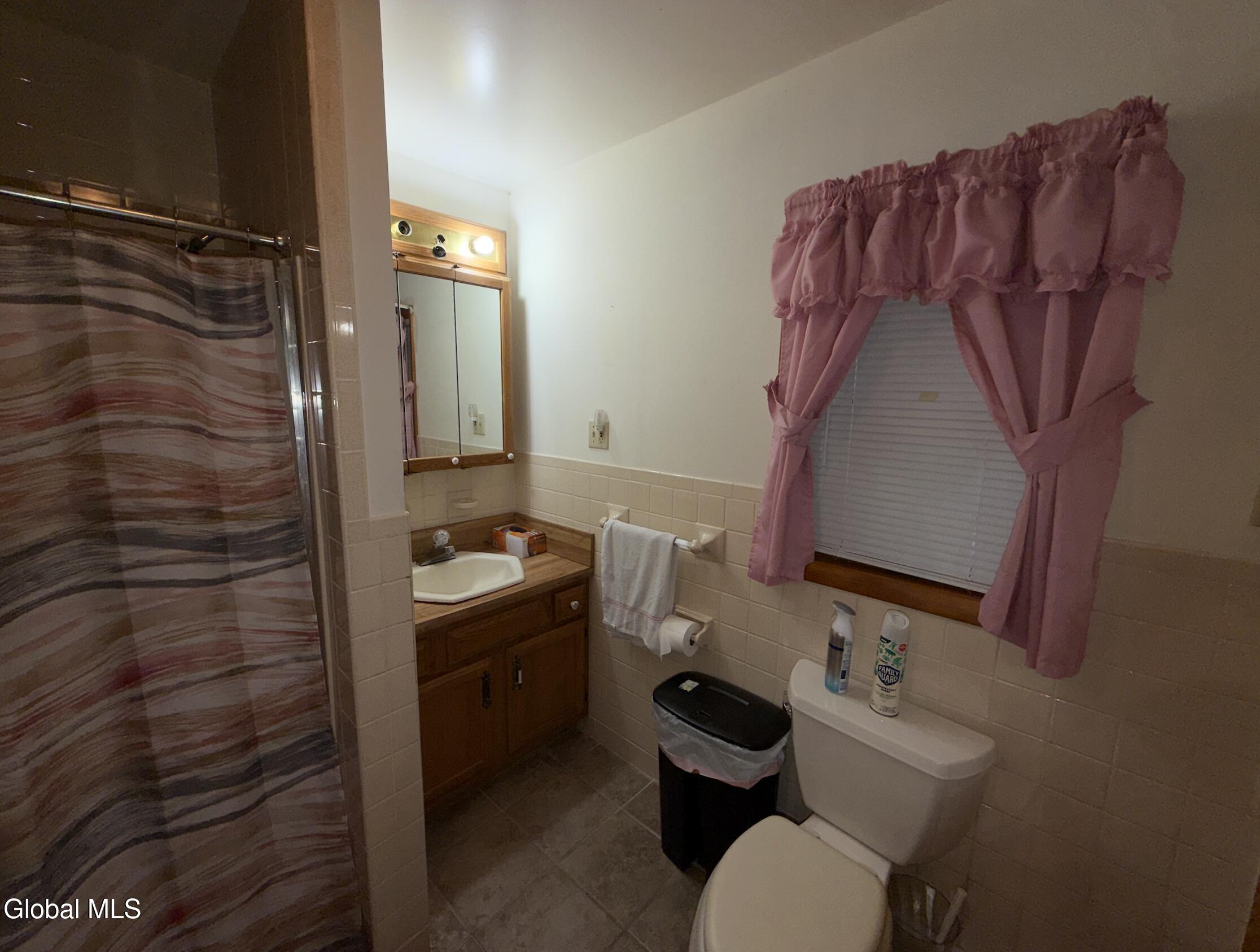 889 5th Avenue Troy NY 12182