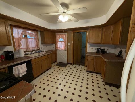 889 5th Avenue Troy NY 12182
