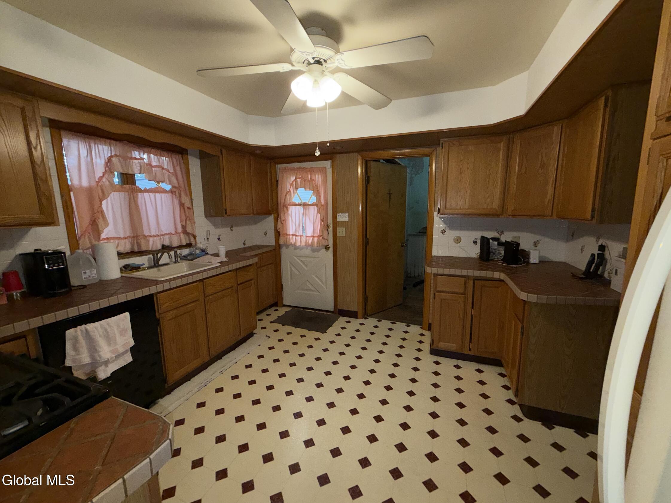 889 5th Avenue Troy NY 12182