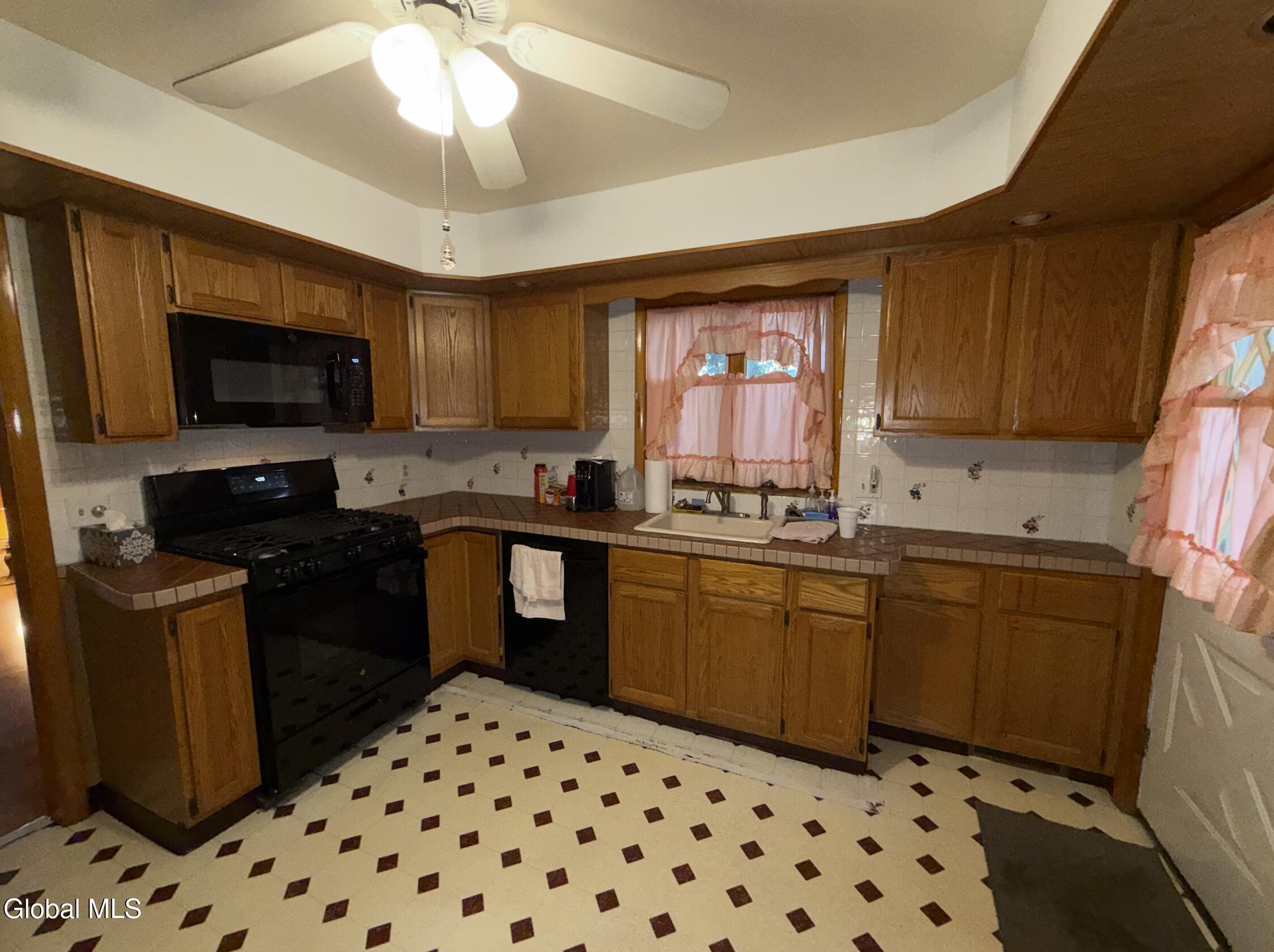 889 5th Avenue Troy NY 12182