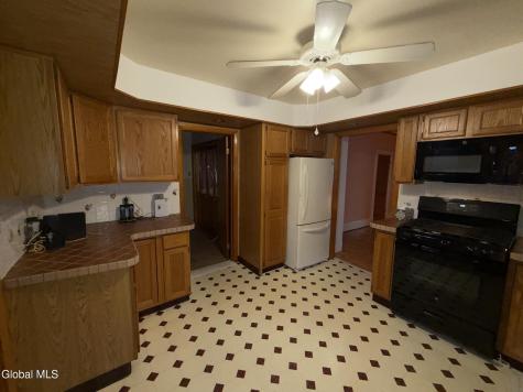 889 5th Avenue Troy NY 12182