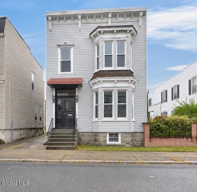 1516 3rd Avenue Watervliet NY 12189