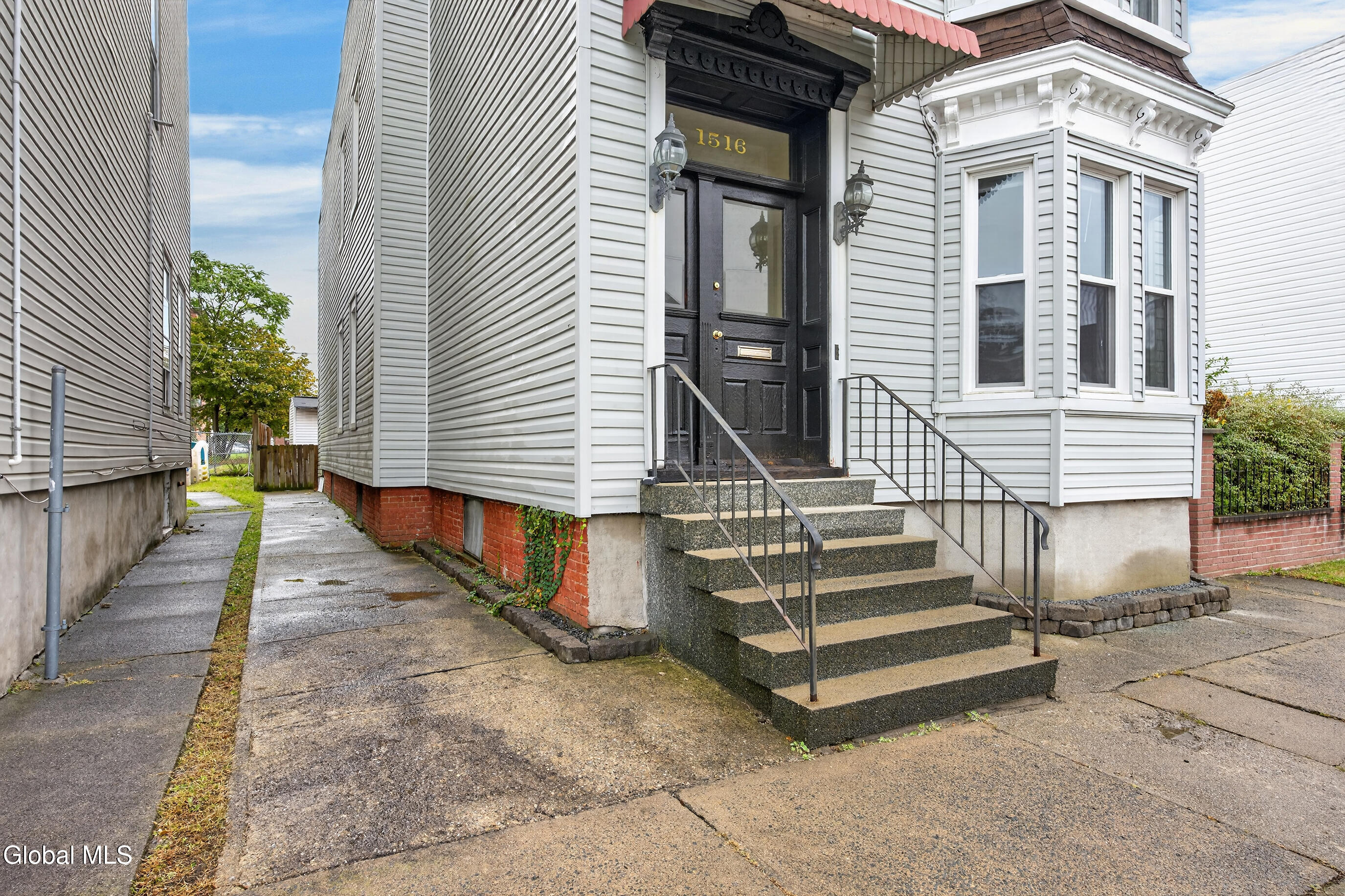 1516 3rd Avenue Watervliet NY 12189