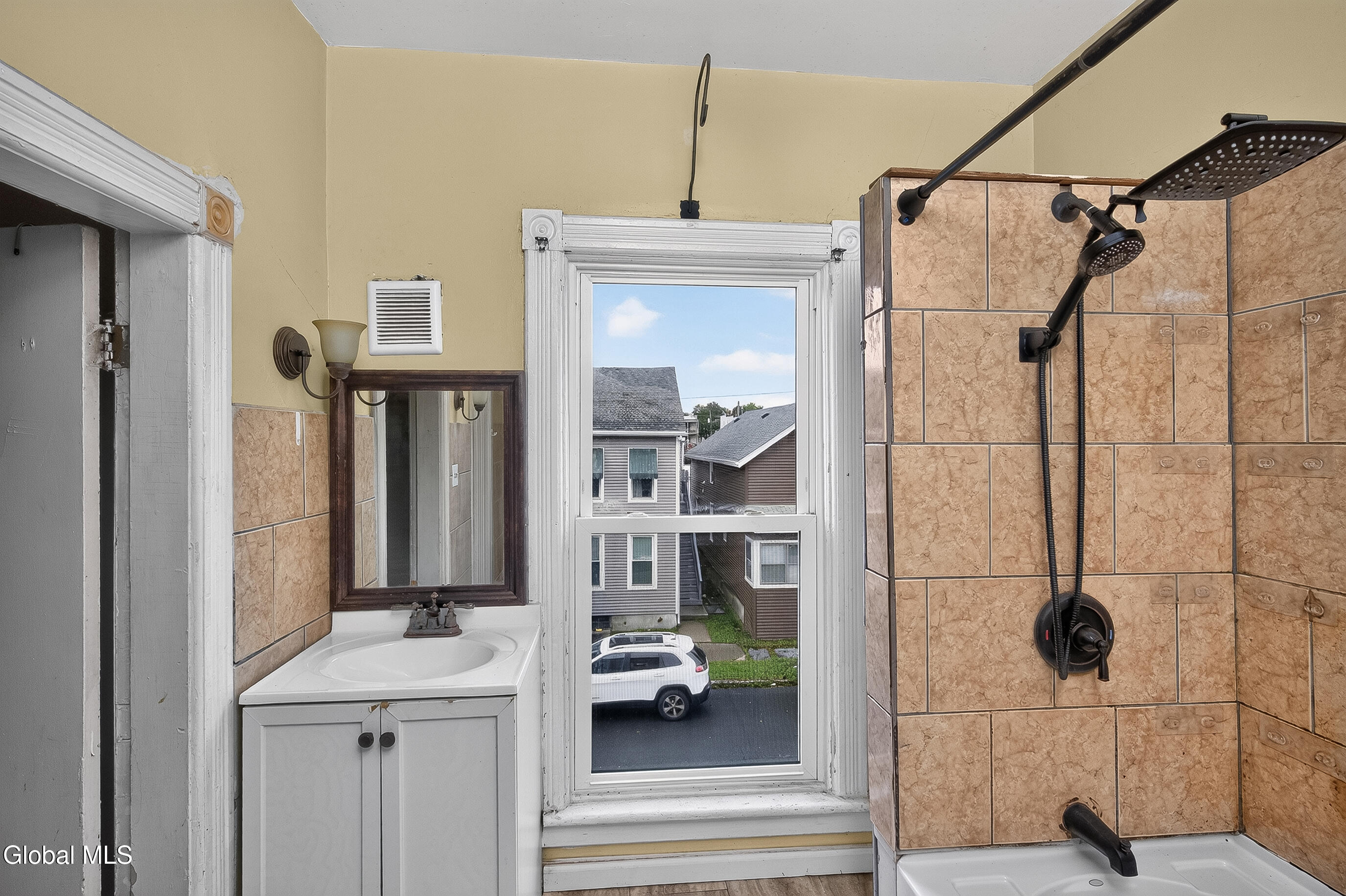 1516 3rd Avenue Watervliet NY 12189